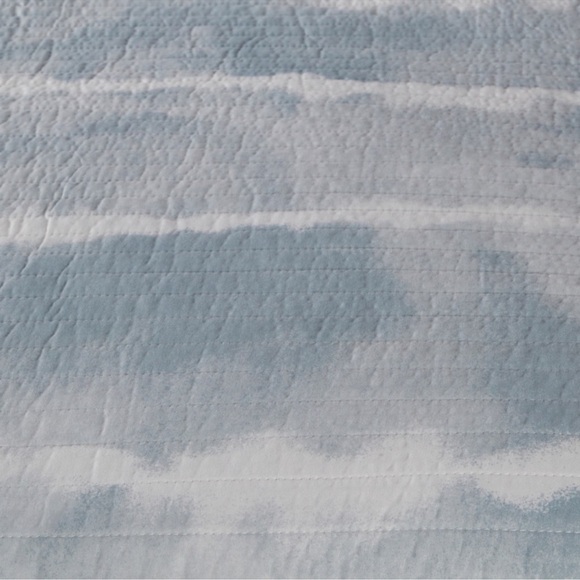 🎉LAST PIECE🎉RACHEL ZOE 3pc Striped Seersucker Quilt Set - Picture 3 of 5